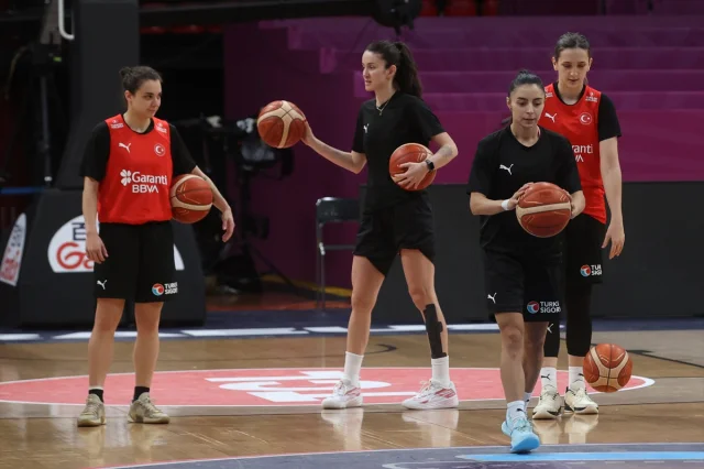 Milli Kadın Basketbol Takımı'nın Almanya Hazırlıkları Sürüyor