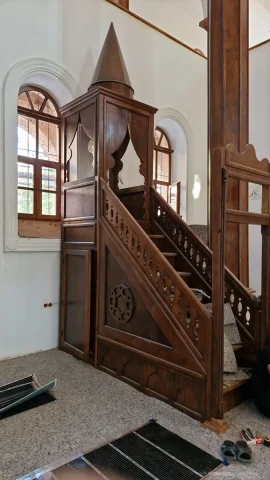 Bursa'nın Tarihi Özlüce Camisi Yeniden İbadete Açılıyor