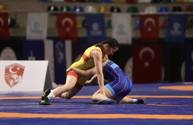 Uluslararası Güreş Turnuvası Kocaeli'de Başladı