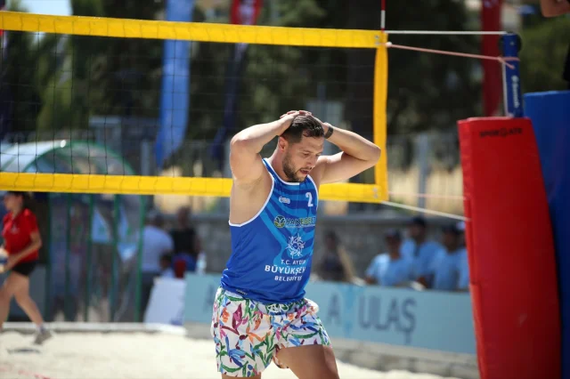 Aydın'da Plaj Voleybolu Coşkusu Başladı