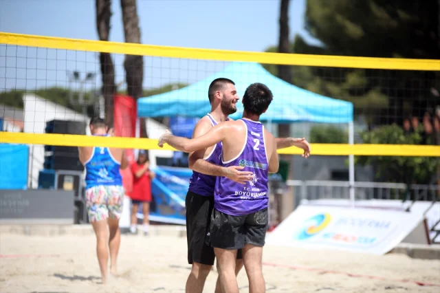 Aydın'da Plaj Voleybolu Coşkusu Başladı