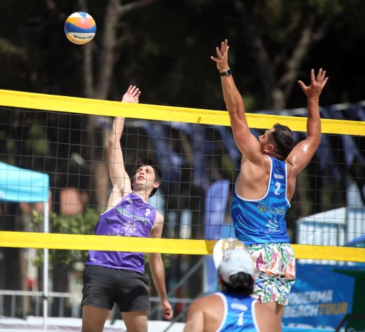 Aydın'da Plaj Voleybolu Coşkusu Başladı