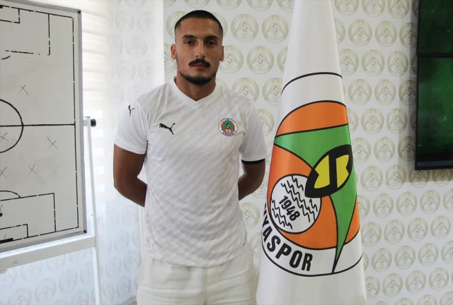 Alanyaspor'un Yeni Yıldızı: İbrahim Kaya ile Dört Yıllık Anlaşma