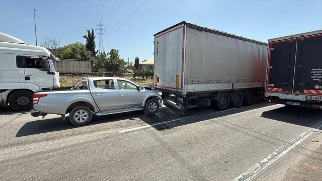 Kocaeli'de D-100 Kara Yolunda Kaza Trafiği Olumsuz Etkiledi