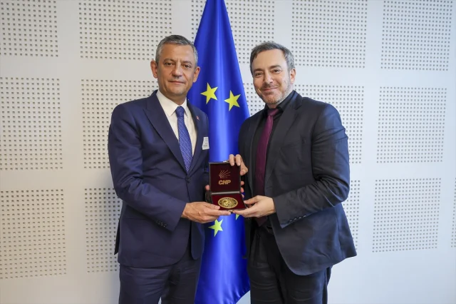 CHP Lideri Özgür Özel Brüksel'de Önemli Temaslar Yaptı