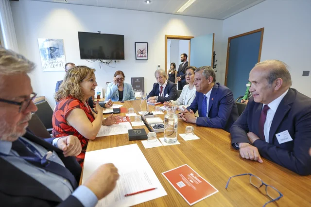 CHP Lideri Özgür Özel Brüksel'de Önemli Temaslar Yaptı