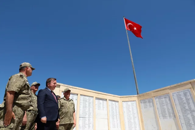 Erzincan'da Şehitlerin Anısını Yaşatan Anıtın Restore Edilmiş Hali Açıldı