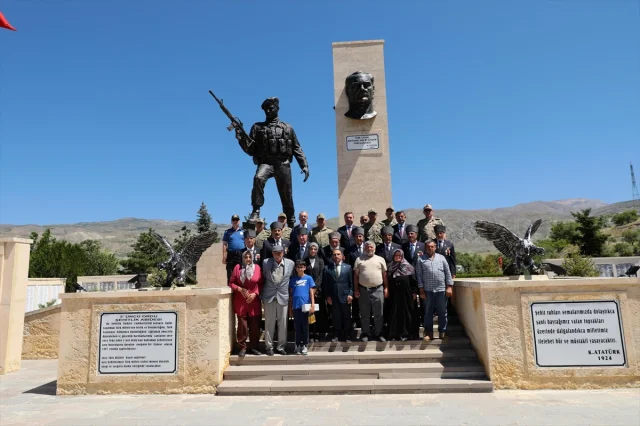 Erzincan'da Şehitlerin Anısını Yaşatan Anıtın Restore Edilmiş Hali Açıldı