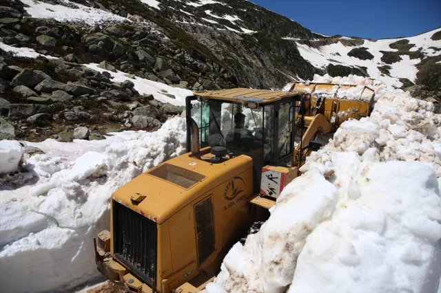 Rize Yaylalarında Karla Mücadelede Zorlu Sınav