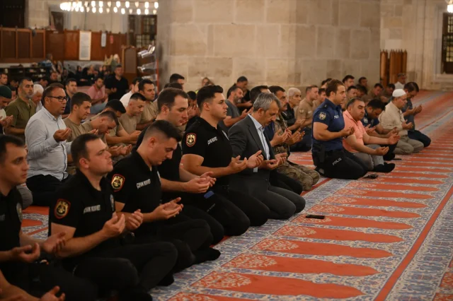 Edirne Vali Yardımcısı için Üç Şerefeli Camii'nde Duygusal Mevlit Programı