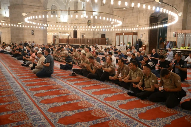 Edirne Vali Yardımcısı için Üç Şerefeli Camii'nde Duygusal Mevlit Programı