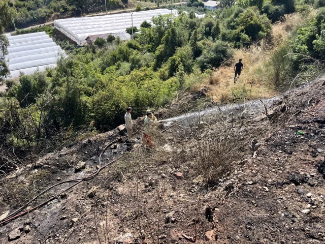 Antalya'da Aksu ve Kumluca'da Orman Yangınları Ekipleri Harekete Geçirdi