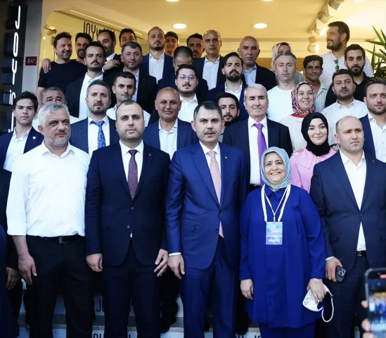 Bakan Murat Kurum'un Güngören Ziyaretinde Büyük Coşku