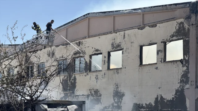 Adıyaman'da Fabrikada Yangın Krizi Yönetimi Başarıyla Tamamlandı