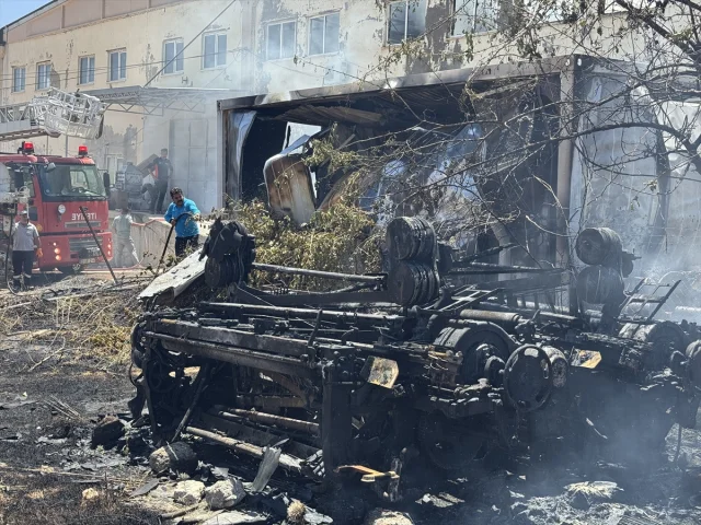 Adıyaman'da Fabrikada Yangın Krizi Yönetimi Başarıyla Tamamlandı