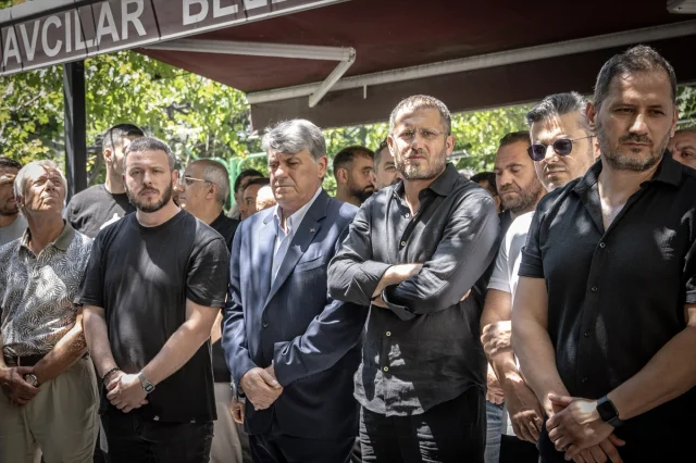 Serdar Topraktepe'nin Acı Kaybı: Ayhan Topraktepe Son Yolculuğuna Uğurlandı