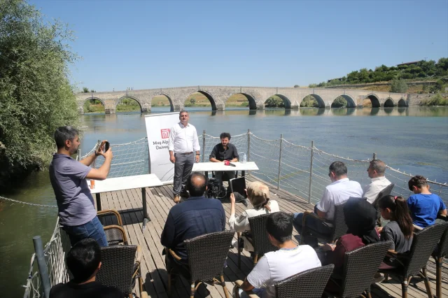 Muş'ta Tarihi Etkinlik Malazgirt Zaferi ve Kazı Çalışmalarına Işık Tuttu