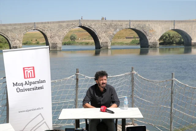 Muş'ta Tarihi Etkinlik Malazgirt Zaferi ve Kazı Çalışmalarına Işık Tuttu