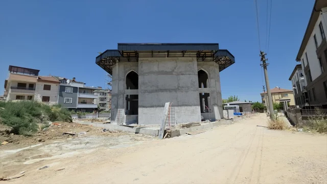 Bursa'da İnşaat İşçisi Çatıdan Düştü Ağır Yaralandı