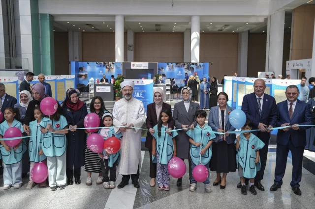 Aile Fuarında Dijitalleşmenin Aileler Üzerindeki Etkisi Tart...