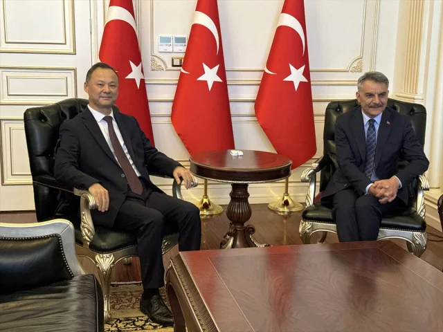Kırgızistan'ın Ankara Büyükelçisi Yozgat Valisi ile Buluştu
