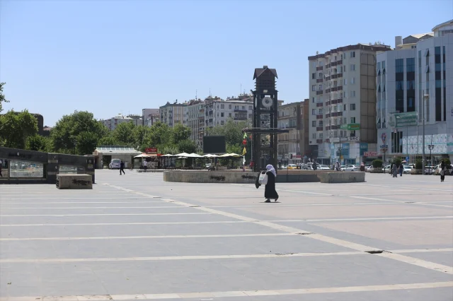 Diyarbakır'da Kavurucu Sıcaklar Etkisini Gösteriyor
