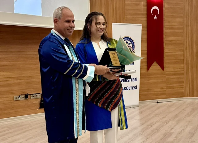 Kırşehir'de Mezuniyet Töreninde Filistin'e Anlamlı Destek