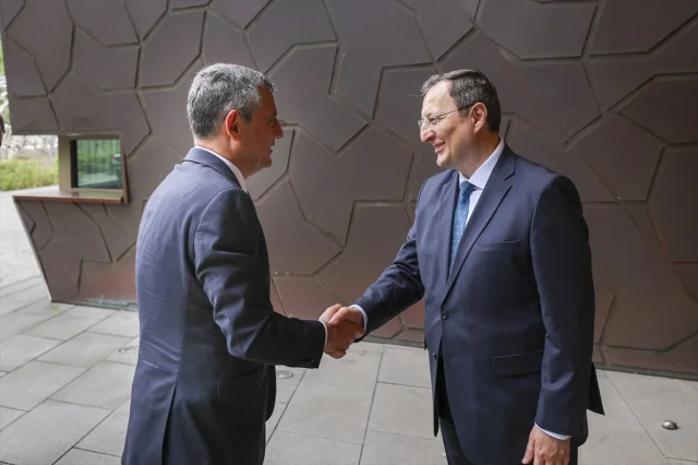 CHP Lideri Özgür Özel'den Berlin Çıkarması: Büyükelçi ile Gö...