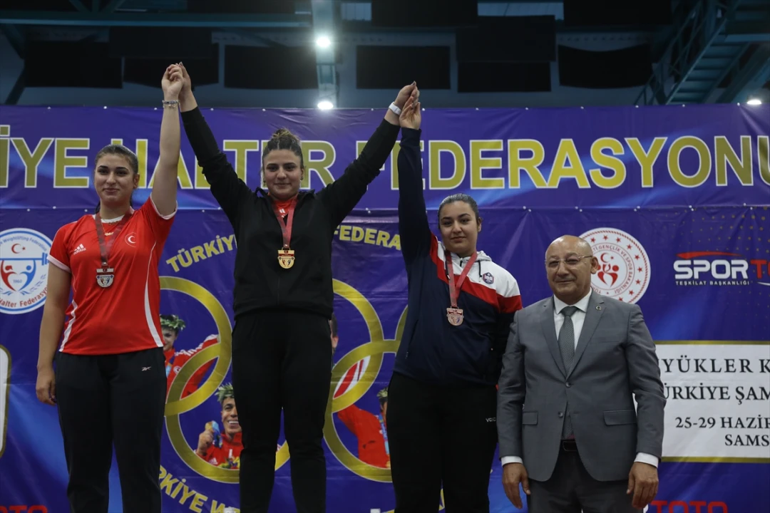 Samsun'da Heyecan Fırtınası: Kulüpler Türkiye Halter Şampiyonası Başladı