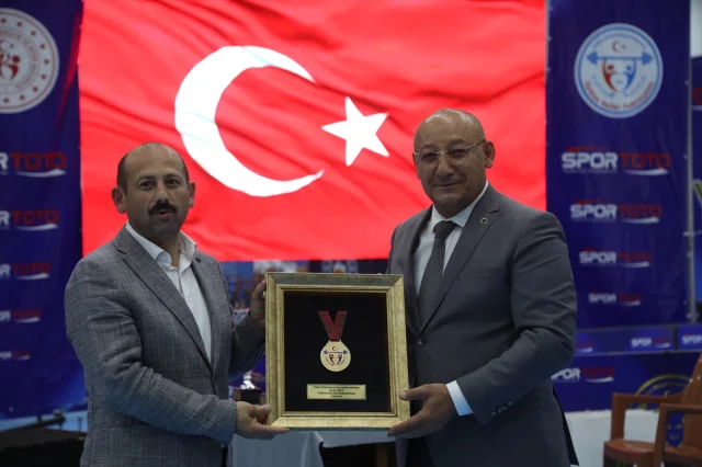 Samsun'da Heyecan Fırtınası: Kulüpler Türkiye Halter Şampiyonası Başladı