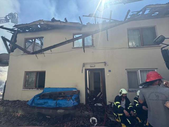 Bartın'da Yangın Kabusu İki Evi Kül Etti