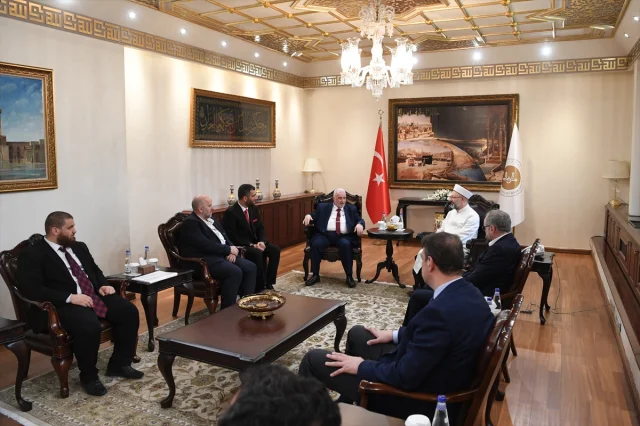 Diyanet İşleri Başkanı Erbaş ve Suriye Vakıflar Bakanı Şükri Ankara'da Bir Araya Geldi