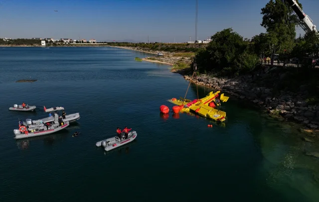 Adana'da Yangın Söndürme Uçağı Dramatik Kurtarma Operasyonu