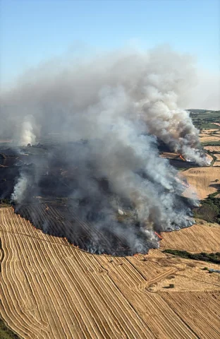Balıkesir Susurluk'ta Arazide Çıkan Yangın Büyük Mücadele Ge...