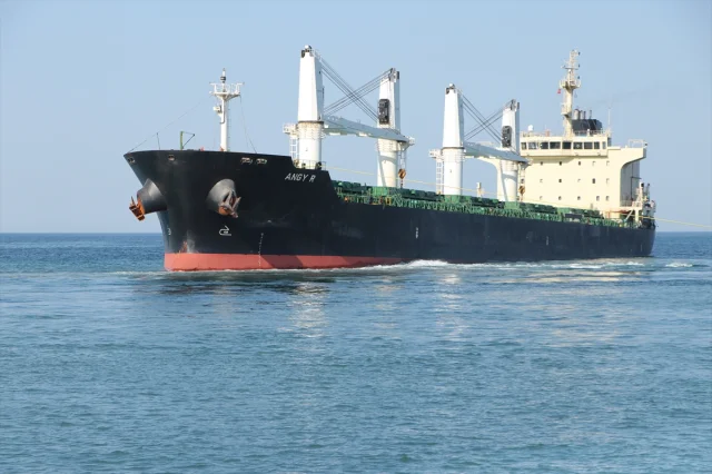 Tekirdağ'da Karaya Oturan Gemi İçin Çalışmalar Yeniden Başlayacak