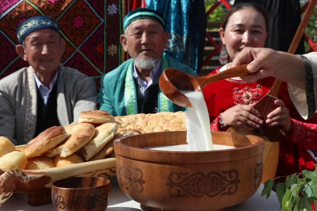 Kazakistan'ın Geleneksel Mirası Kımız Festivali Hayran Bıraktı
