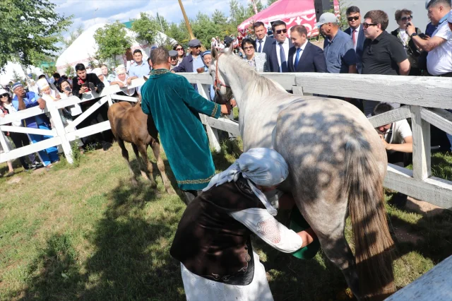 Kazakistan'ın Geleneksel Mirası Kımız Festivali Hayran Bıraktı