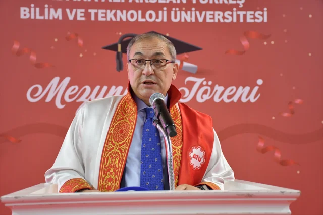 Adana Alparslan Türkeş Üniversitesi Mezuniyet Coşkusuyla İdo...