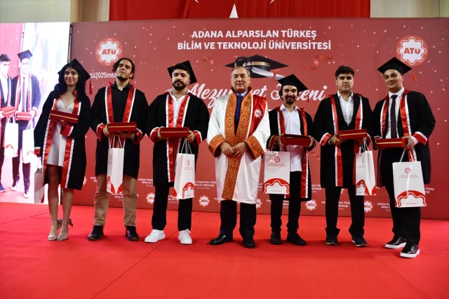 Adana Alparslan Türkeş Üniversitesi Mezuniyet Coşkusuyla İdol Öğrencilerini Kutladı