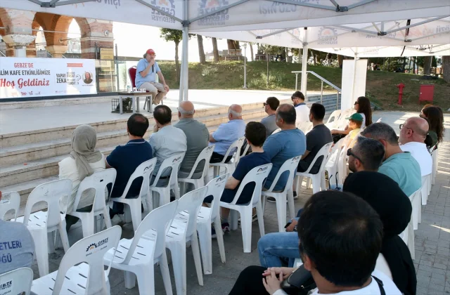 Kocaeli'de Yapay Zeka Üzerine Fikirler Tartışıldı
