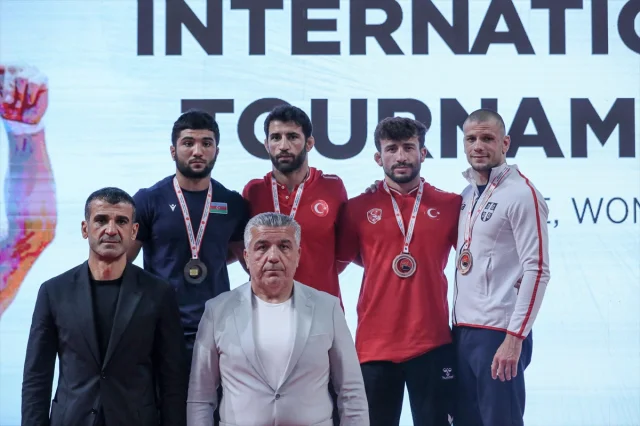 Kocaeli'de Uluslararası Güreş Turnuvasının İkinci Günü Renkli Geçti