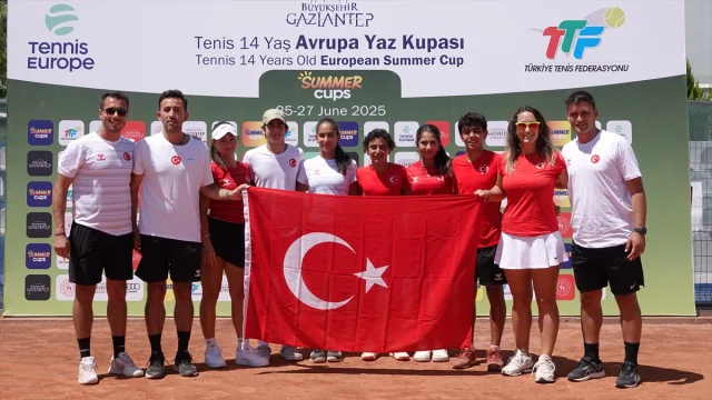 Türk Genç Tenisçiler Avrupa Finallerine İlerliyor