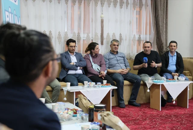 Bayburt'ta Bilim Kafede Modern Arıcılık ve Dijital Bağımlılık Ele Alındı