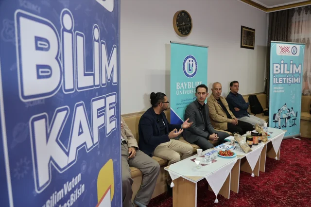 Bayburt'ta Bilim Kafede Modern Arıcılık ve Dijital Bağımlılık Ele Alındı
