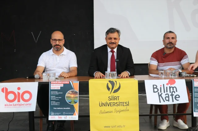 Siirt'te Bilim Kafede Enerjiyi Korumak ve Geleceği Kurtarmak Tartışıldı