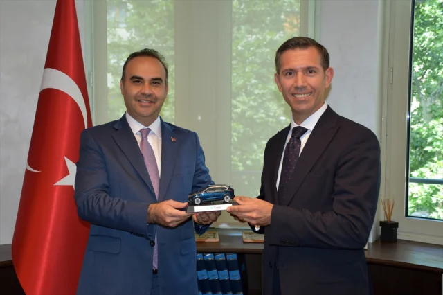 Bakan Kacır Antarktika'da Danışman Ülke Statüsü İçin Harekete Geçiyor