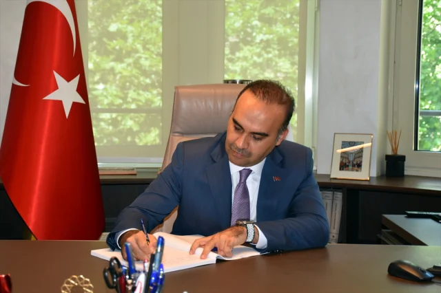 Bakan Kacır Antarktika'da Danışman Ülke Statüsü İçin Harekete Geçiyor
