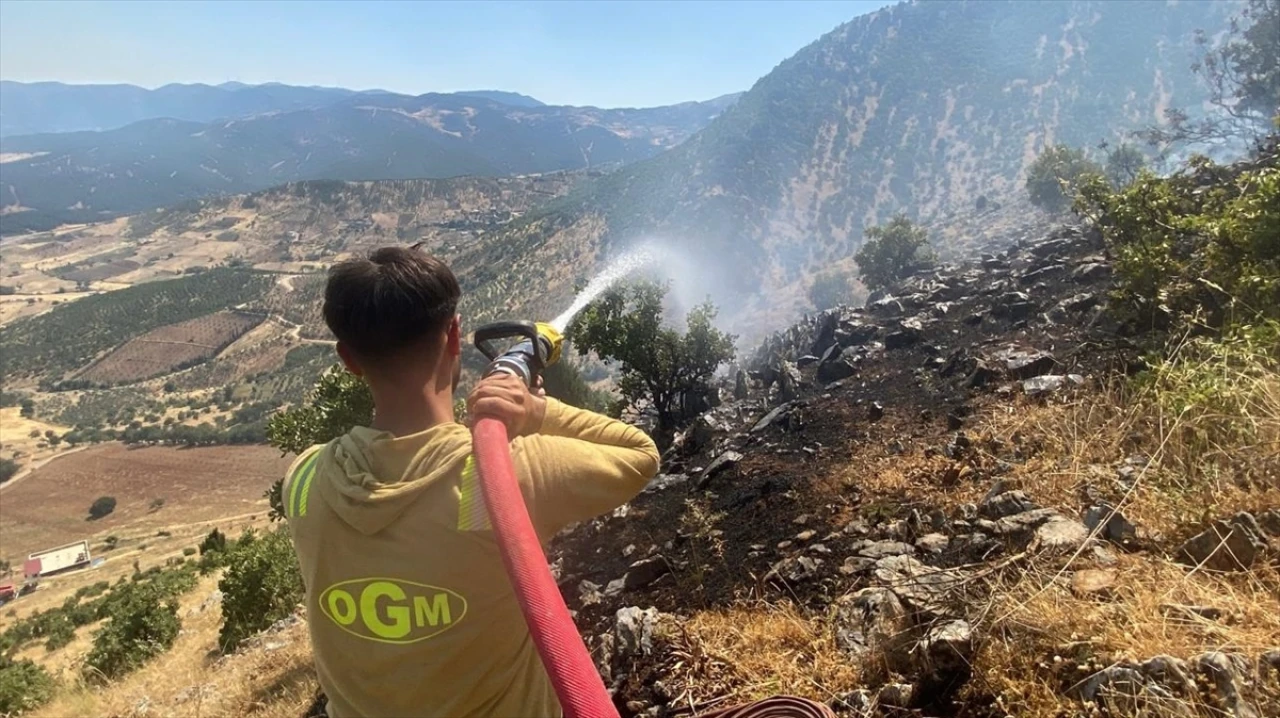 Kahramanmaraş’ta Orman Yangınına Karşı Yoğun Mücadele