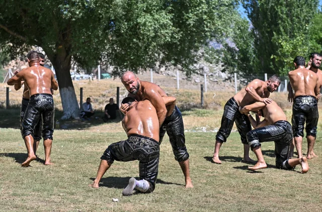 Başpehlivan Orhan Okulu Kırkpınar'da Altın Kemer Peşinde
