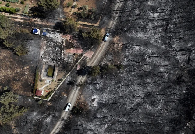 İzmir Bornova'da Kıvılcımların Sebep Olduğu Yangın Yürekleri...